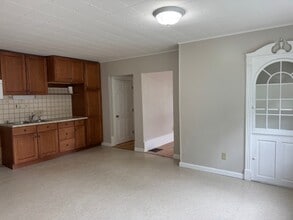 15 Hudson St, Unit R in Woburn, MA - Building Photo - Building Photo