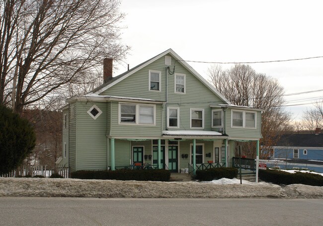 98-102 Spencer St in Winsted, CT - Building Photo - Building Photo