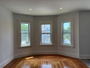 131 Winslow Ave-Unit -2 in Norwood, MA - Building Photo - Building Photo