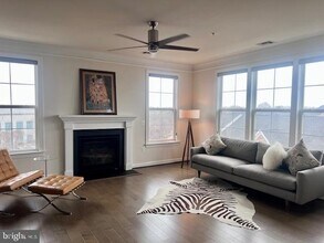 13722 Neil Armstrong Ave in Herndon, VA - Building Photo - Building Photo