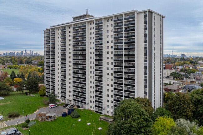 3000 Dufferin St