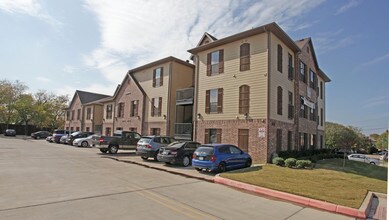 Talon I in Denton, TX - Foto de edificio - Building Photo