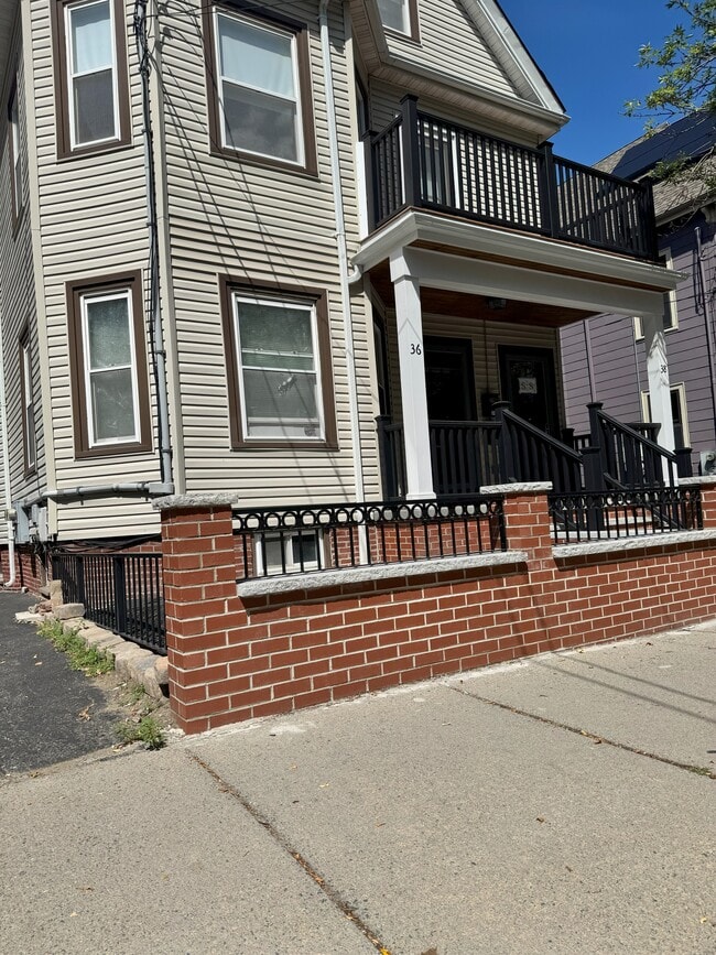 38 Willow Ave, Unit NA in Somerville, MA - Building Photo - Building Photo