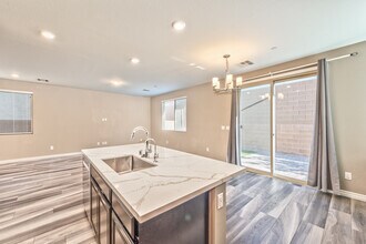 3215 Gardenia Falls Ct in Henderson, NV - Building Photo - Building Photo