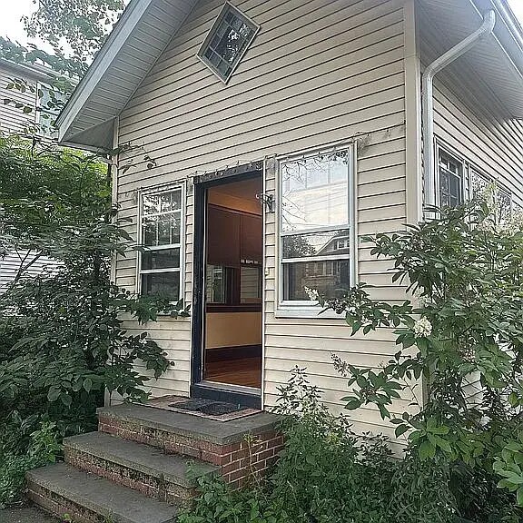 property at 29 Oval Rd