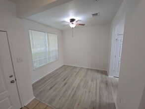 205 Windridge Dr N in Lockhart, TX - Building Photo - Building Photo