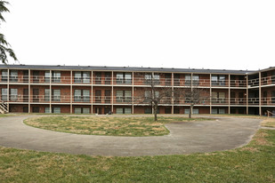 Pinewood Place Apartments