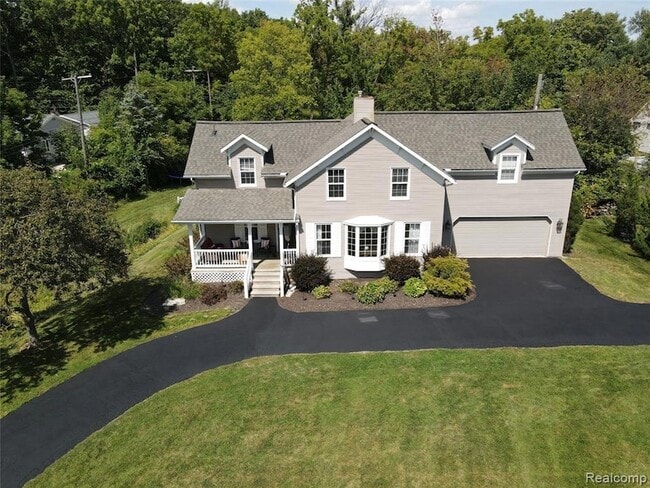 8346 Rucker Rd in Grosse Ile Township, MI - Building Photo - Building Photo