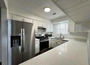12251 W Village Dr in Houston, TX - Building Photo - Building Photo