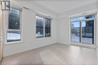 30 Dreamers Wy in Toronto, ON - Building Photo - Building Photo