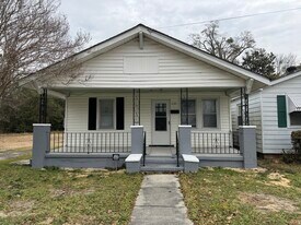 609 Marstellar St in Wilmington, NC - Building Photo
