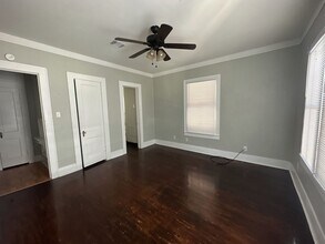 2216 Avenue O 1/2 in Galveston, TX - Building Photo - Building Photo