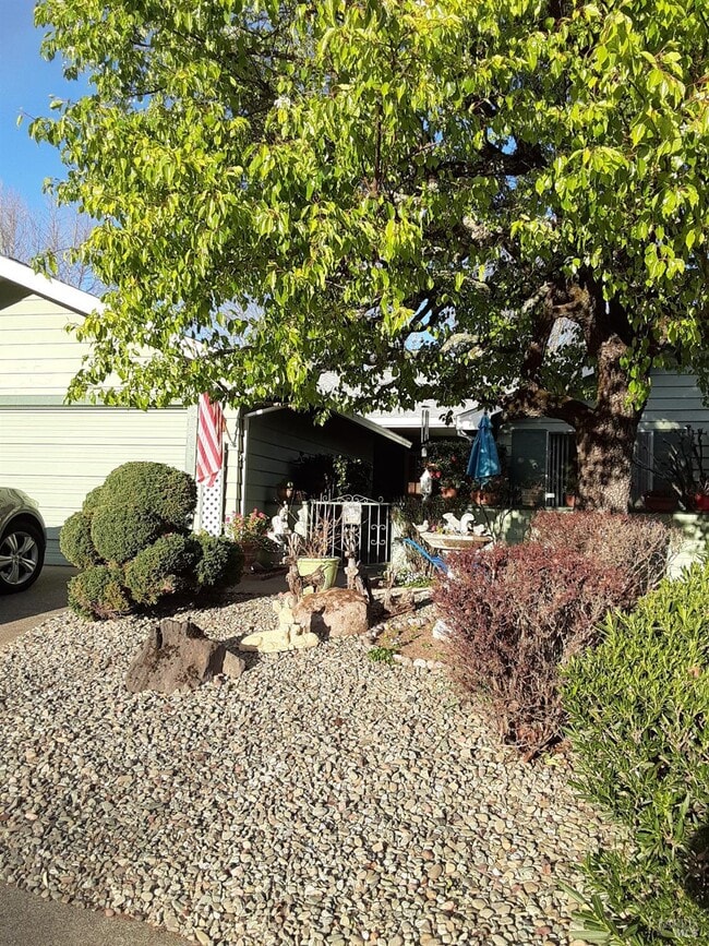 property at 332 Belhaven Pl