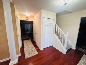 5226 Cedarhurst Dr in West Bloomfield Township, MI - Foto de edificio - Building Photo