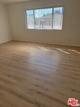559 E Hyde Park Pl in Inglewood, CA - Building Photo - Building Photo