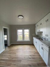 1208 N Sawyer St, Unit A in Oshkosh, WI - Building Photo - Building Photo