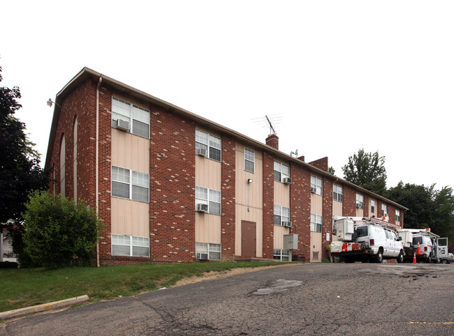 Vine Street Apartments in Akron, OH - Building Photo - Building Photo