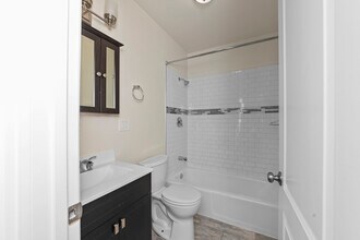 919 W Waveland Ave in Chicago, IL - Building Photo - Building Photo