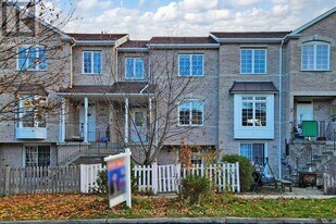 108 Sunway Square in Markham, ON - Building Photo