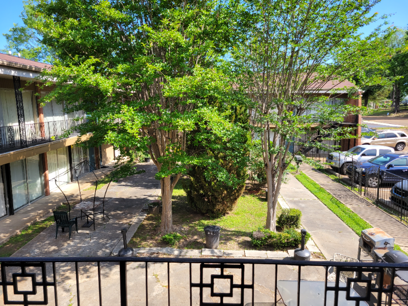 1605 N West St-Unit -201 in Jackson, MS - Foto de edificio