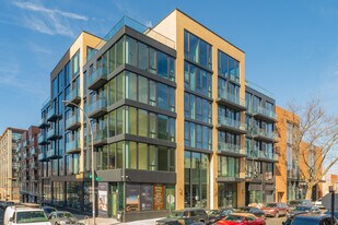 40-44 24th St in Long Island City, NY - Building Photo