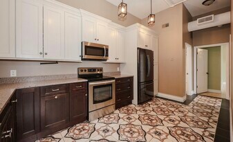 15 Mount Saint Marys Way, Unit 112 in Hooksett, NH - Building Photo