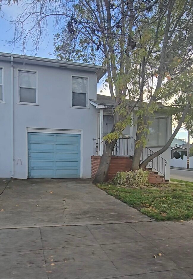 3700 Magee Ave, Unit 3700 Magee Oakland in Oakland, CA - Building Photo - Building Photo