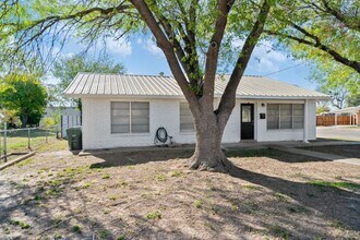 1301 E 2nd St in Del Rio, TX - Building Photo - Building Photo