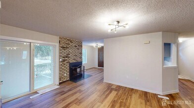 29 Chatham Square in Sayreville, NJ - Building Photo - Building Photo