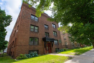 Princeton Hall in St. Paul, MN - Building Photo - Building Photo