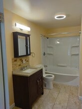 35 Lincoln St, Unit APT #1 in Gardner, MA - Building Photo - Building Photo