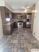 28 Piccadilly Circus St in Sayreville, NJ - Building Photo - Building Photo