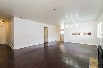 1752 Willowbrook Ln in Simi Valley, CA - Building Photo - Building Photo