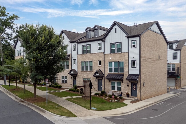 Wendwood Terrace in Charlotte, NC - Building Photo - Building Photo