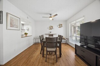 6456 Bayou Glen Rd in Houston, TX - Building Photo - Building Photo