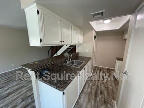 1086 W Calle De Las Estrellas in Azusa, CA - Foto de edificio - Building Photo