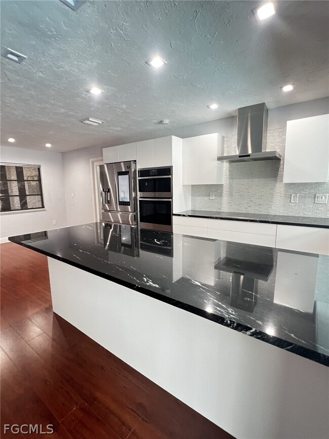 3410 SE 11th Pl