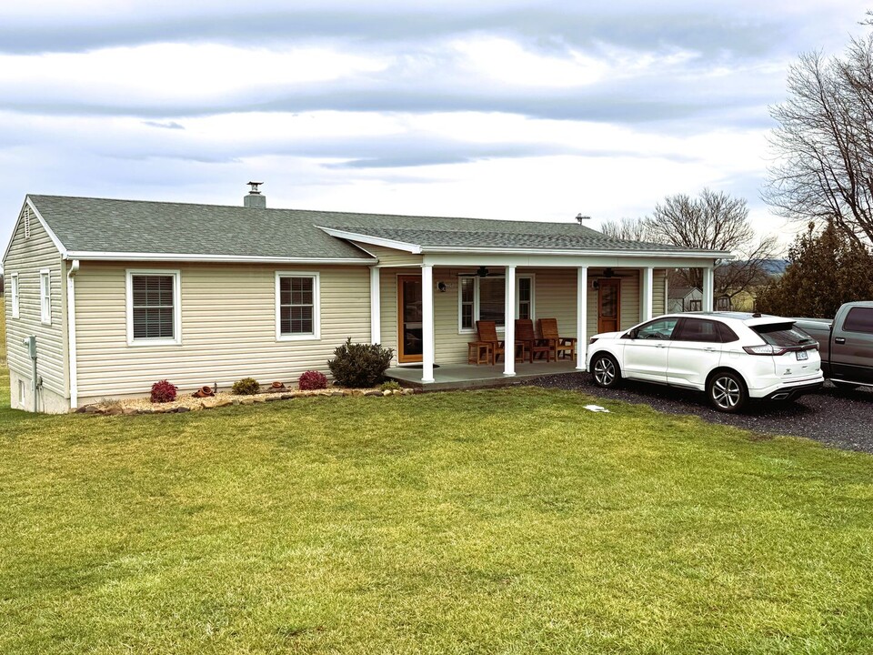 5250 Williamsburg Rd in Linville, VA - Building Photo