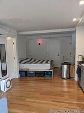 71 Winchester St, Unit B in Brookline, MA - Building Photo - Building Photo