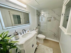 301 Golden Isles Dr in Hallandale Beach, FL - Building Photo - Building Photo
