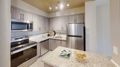 Hunter's Lodge in Toronto, ON - Building Photo - Building Photo