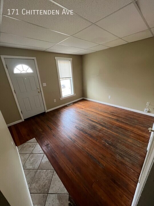 171 Chittenden Ave in Columbus, OH - Building Photo