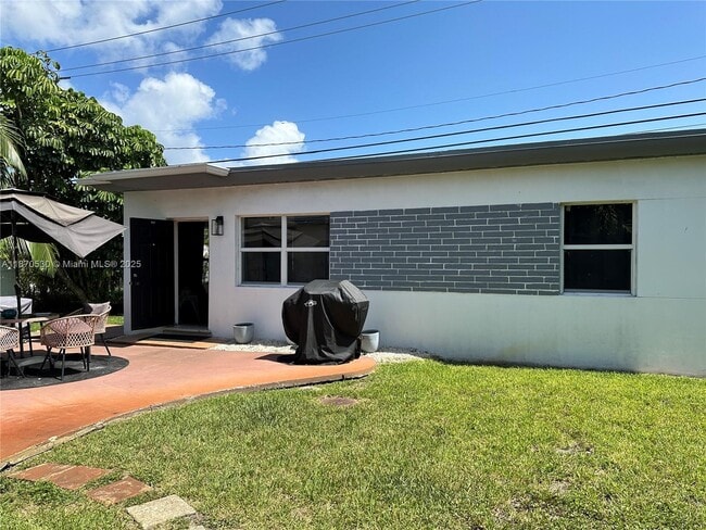 property at 910 NE 81st St