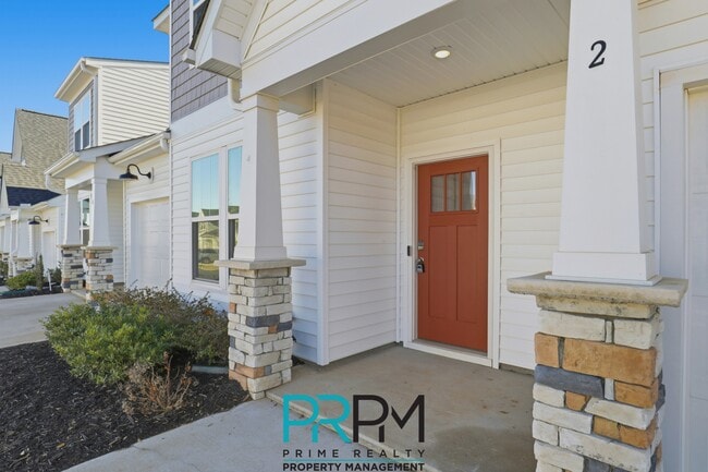 2 Thornfield Dr in Greenville, SC - Building Photo - Building Photo