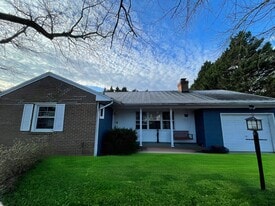 1002 Sherwood Cir in Salisbury, MD - Building Photo