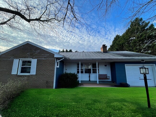 property at 1002 Sherwood Cir