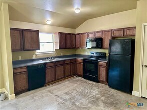 1412 Marlton St in San Marcos, TX - Building Photo - Building Photo