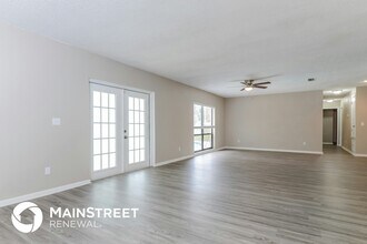 528 Wynnwood Dr in Brandon, FL - Building Photo - Building Photo