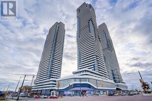 28 Interchange Wy in Vaughan, ON - Building Photo