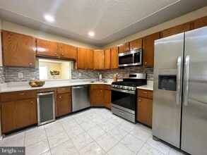 6 Wosniak Ct in Trenton, NJ - Building Photo - Building Photo